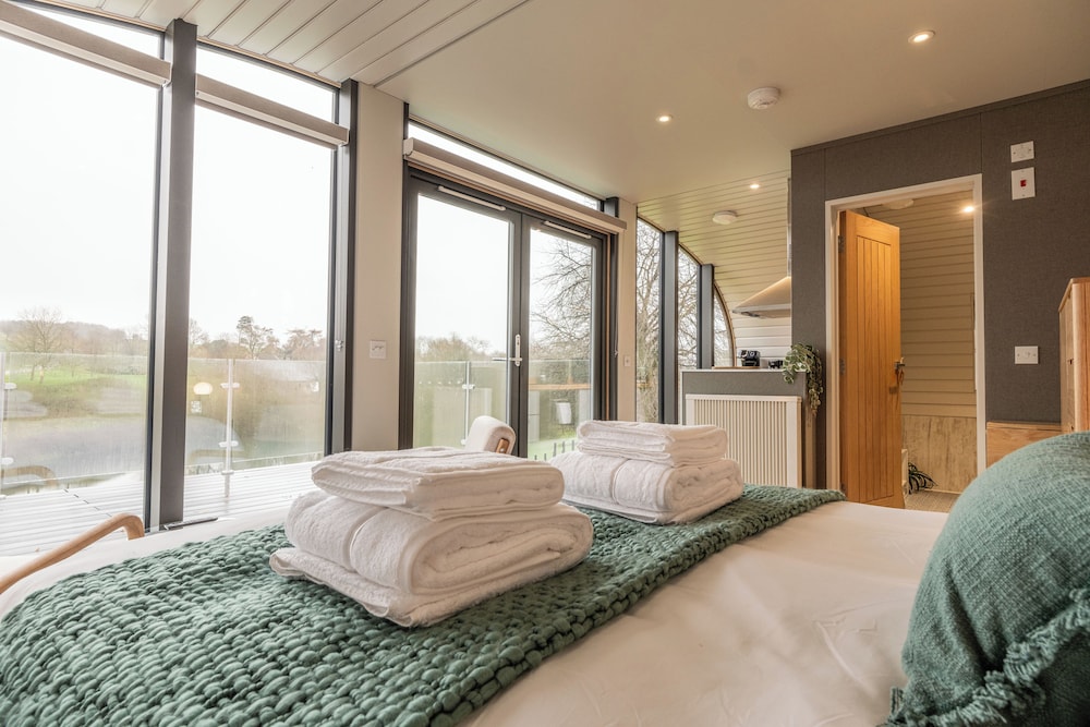Stunning EcoRetreat Pods in Old Chalford
