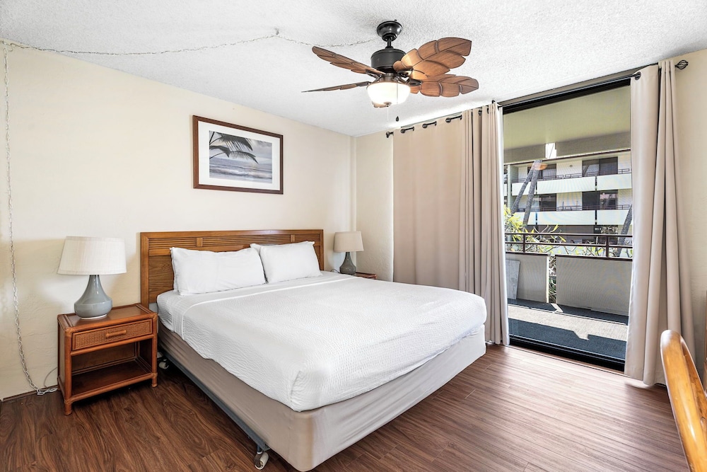 End Unit Oceanview Condo - Pool - Sauna & Tennis! - Vrkcv