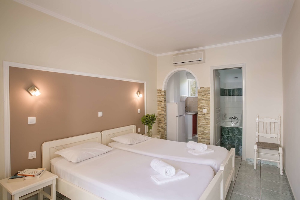 Mathraki Resort