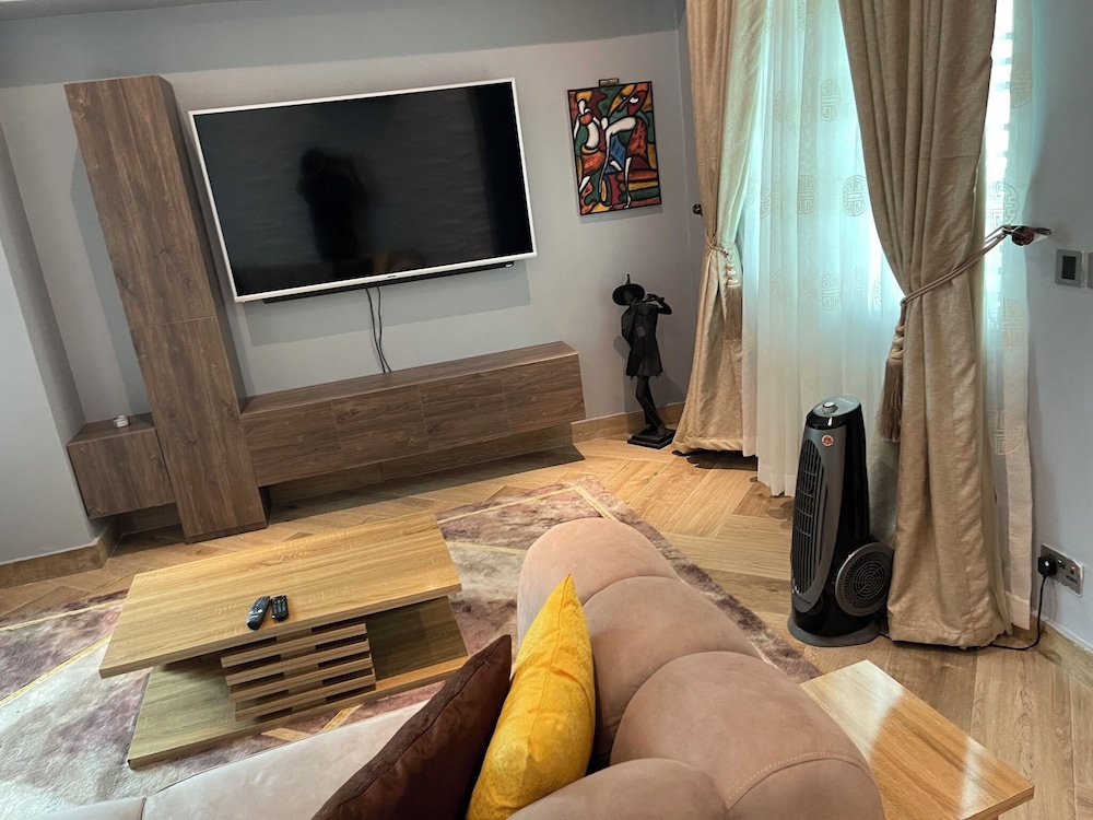 House 919 Suites And Apartments