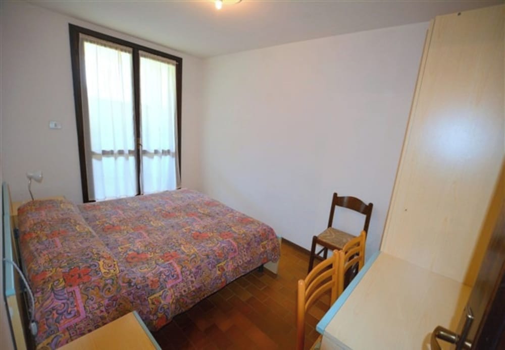 Wide row House With Private Fenced Garden for 9 Guests in Lignano Pineta