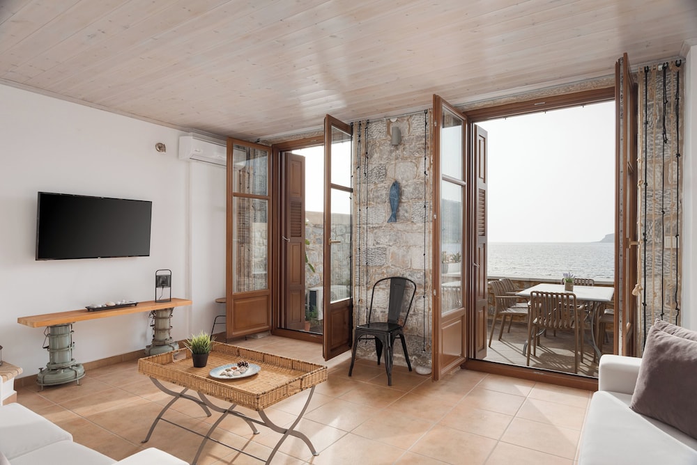 Aura Seafront Villa