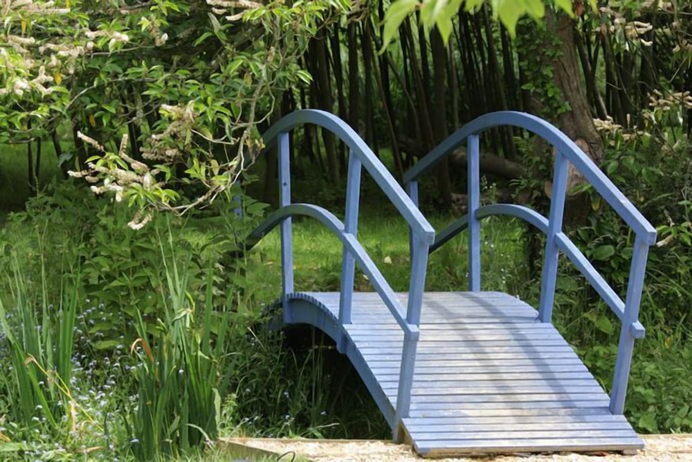 Yeovil Vacations - Lanes Hotel - Property Image 5