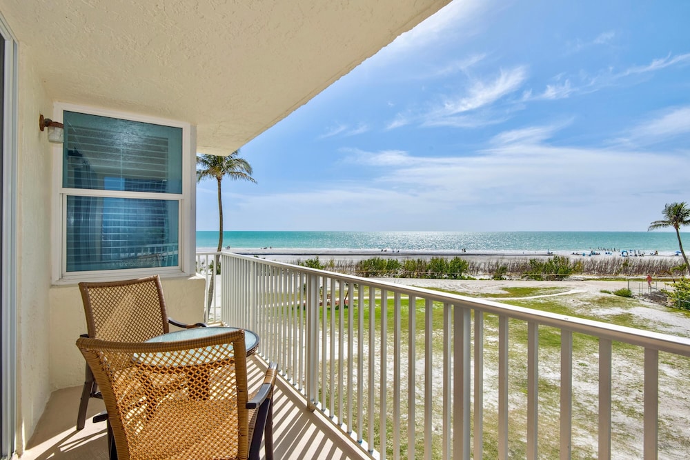 Estero Beach & Tennis 207-a