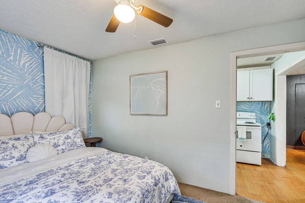 Little Cove Cottage! Walk to Dtwn Panama City