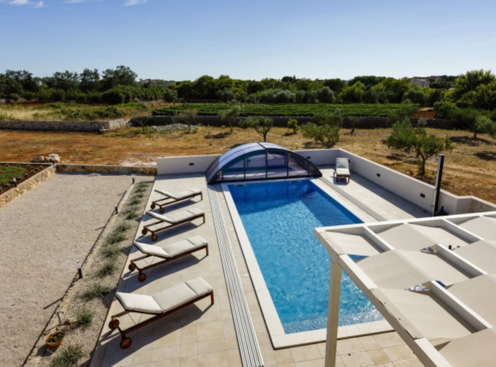 Rustic Villa Perosa With Heated Pool