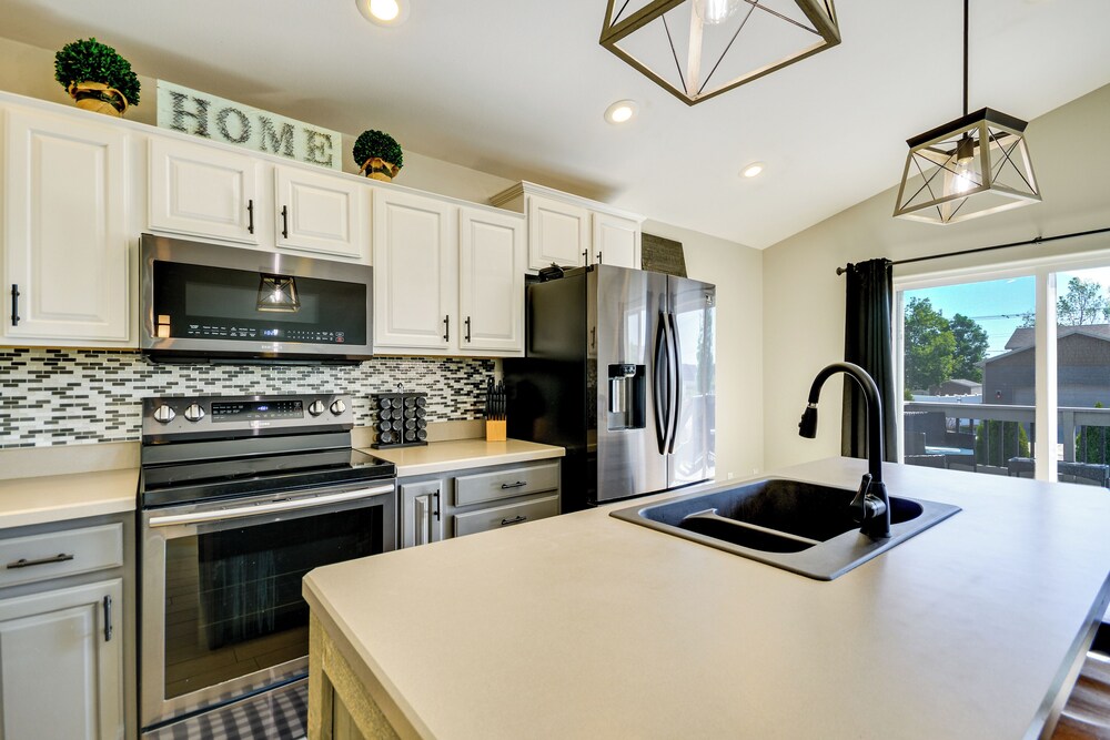 6 Mi to Zoomontana: Family Home w/ Fenced Yard