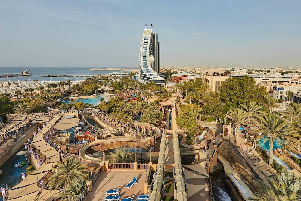 Urban Panda Hostel JBR Dubai
