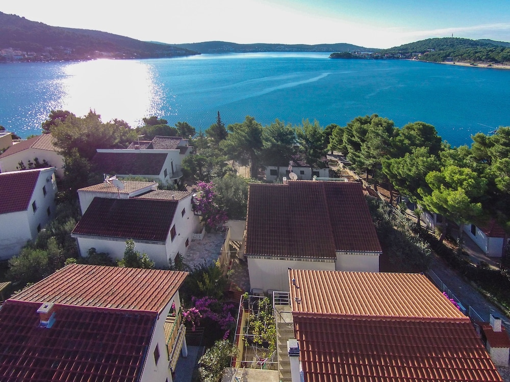 7 Olives Apartments view 4