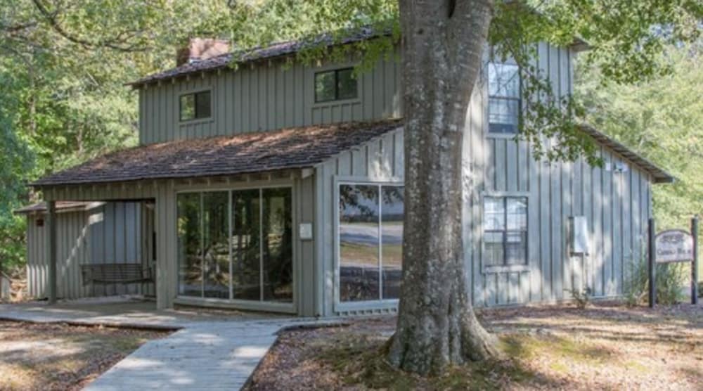 French Camp Bed and Breakfast