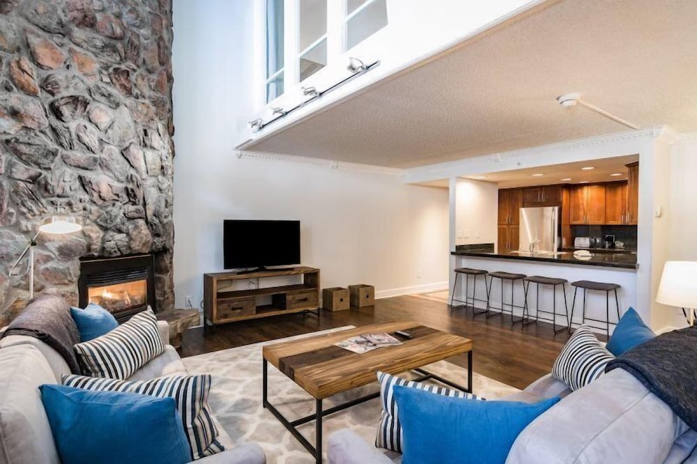 Convenient 2BR Condo Near Lionshead Village With Resort Amenities