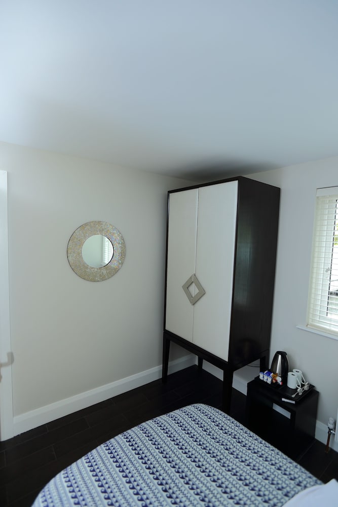 Glass Island Boutique Luxury B&B