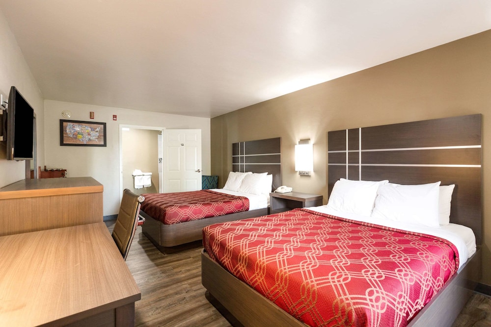 Econo Lodge Inn & Suites Murfreesboro Shopping District