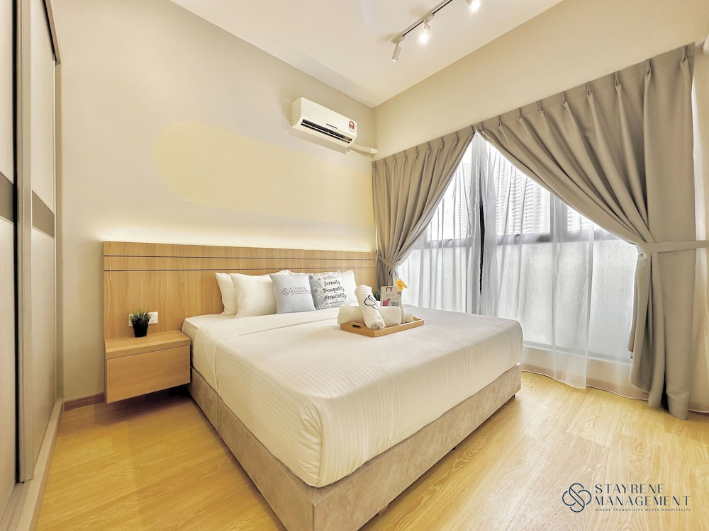 Country Garden Danga Bay Sea View Homestay by Stayrene