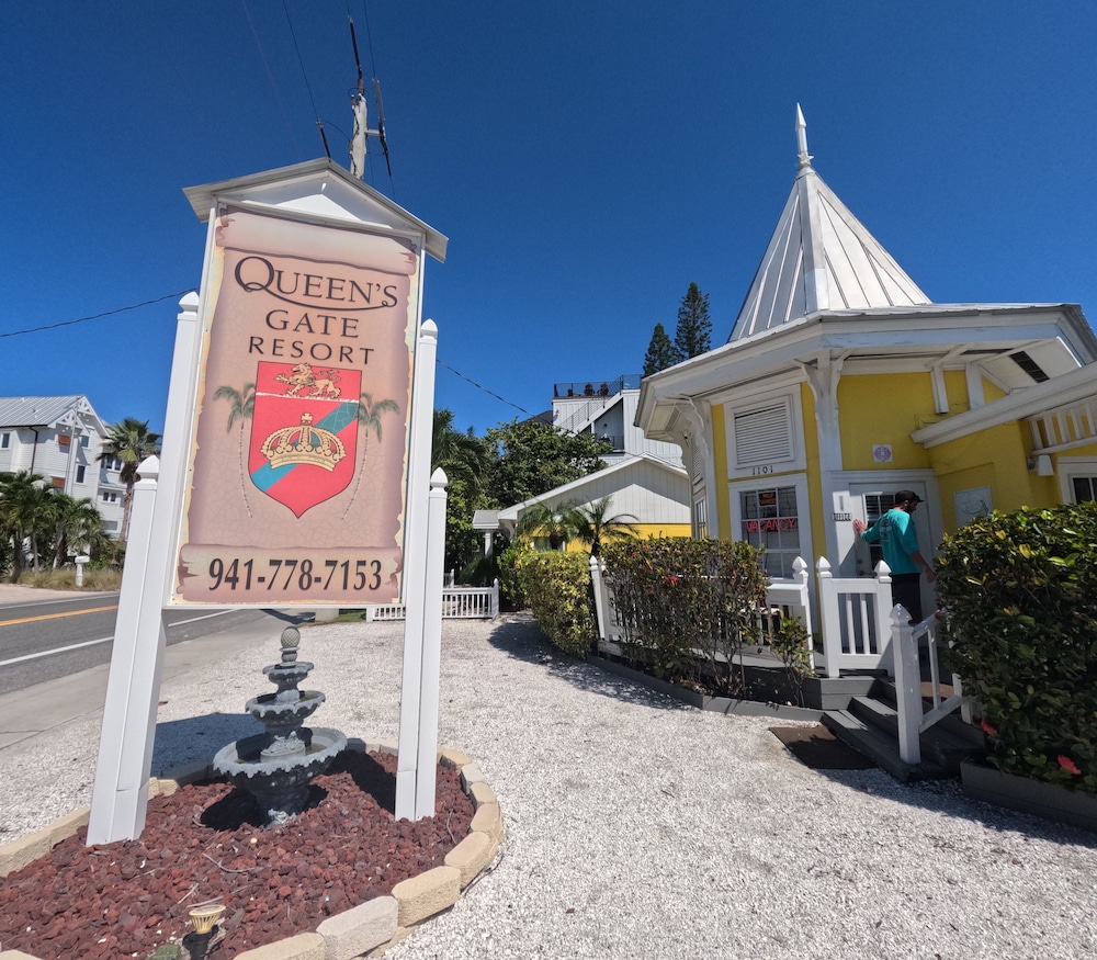Queen's Gate Resort