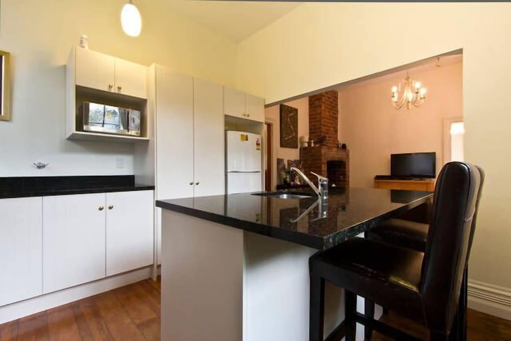 Christchurch City & Country Cottages - Clarence Cottage
