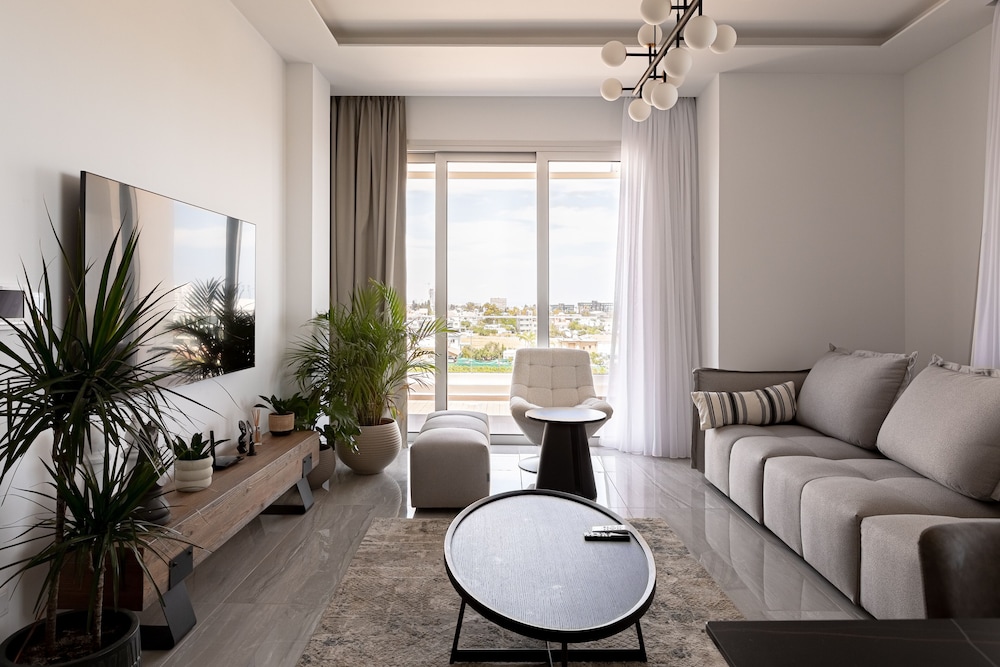 YAMAS Urban Living Platinum 77 Penthouses