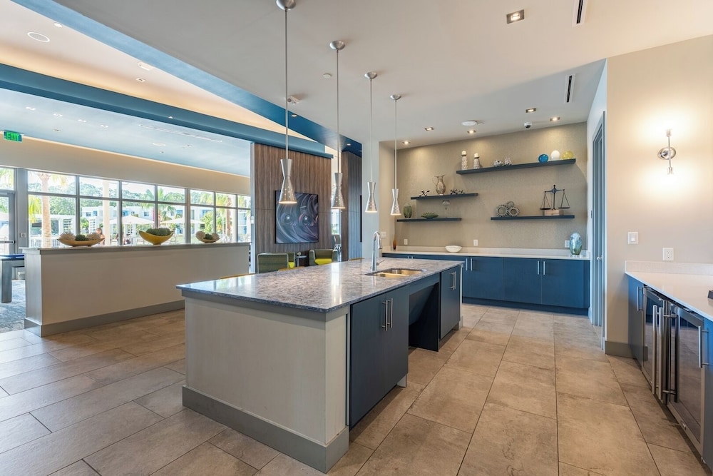 Daytona 2BR Getaway Parking Family & Pet-friendly