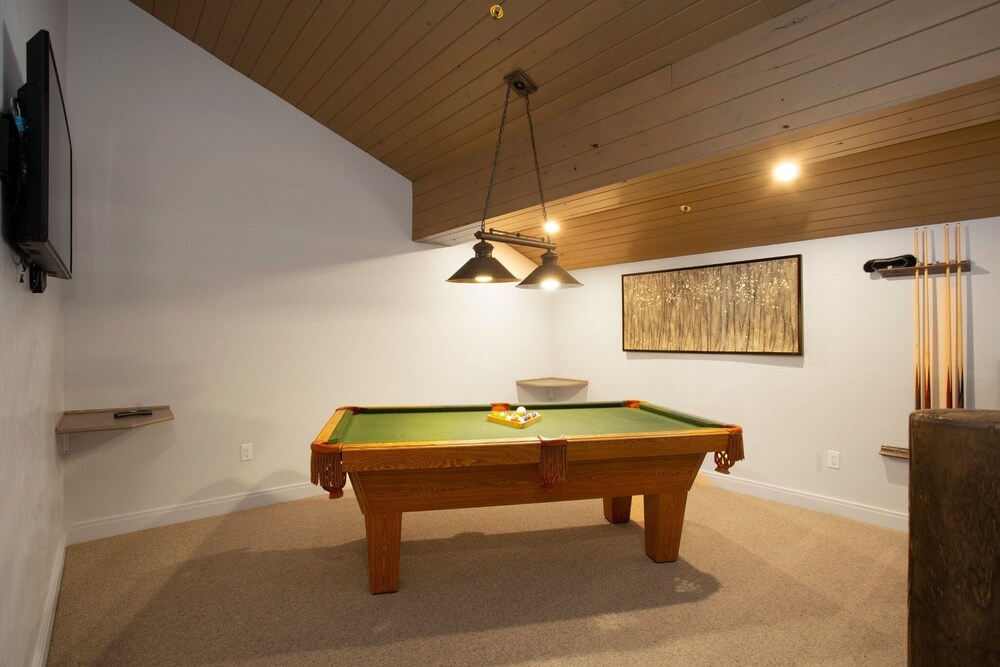 Trail's End Lodge at Deer Valley Resort - Three Bedroom Residence with Den and Spa #302 3 Condo