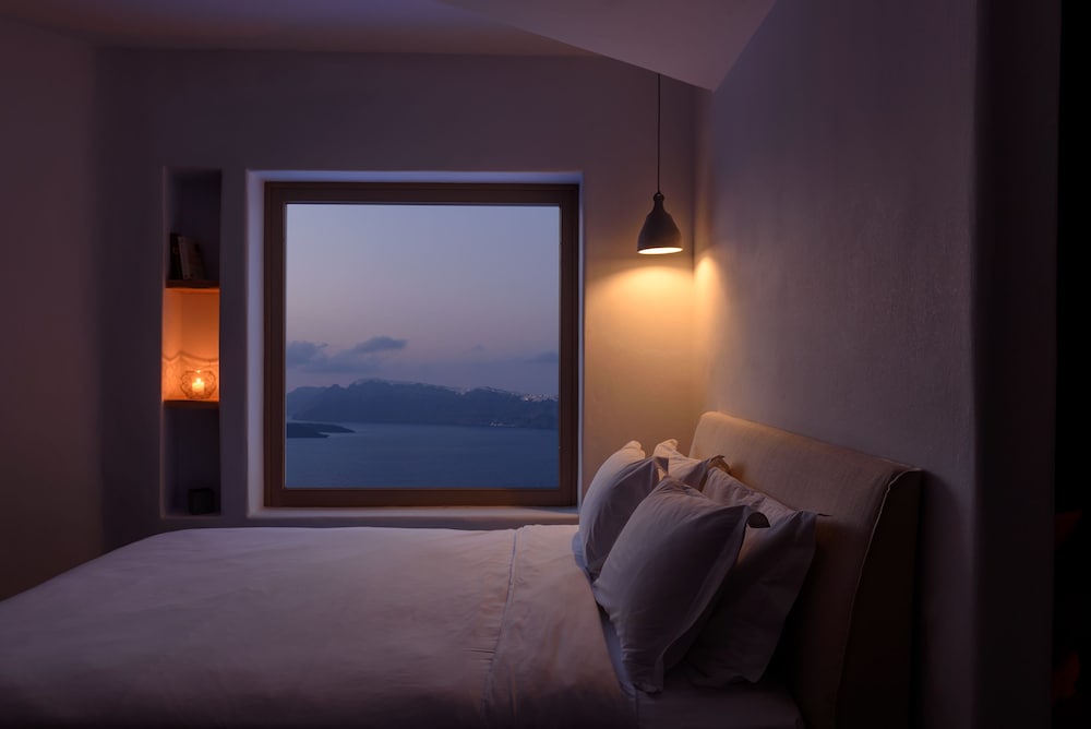 Earino Suites & Villas