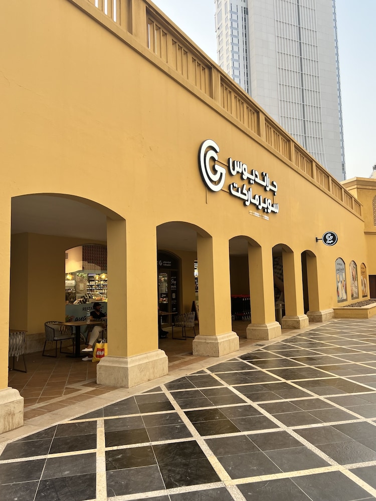 Robin Beach Hostel JBR