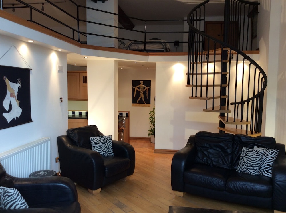 Hotel Trafalgar Warehouse Apartments - Image 1