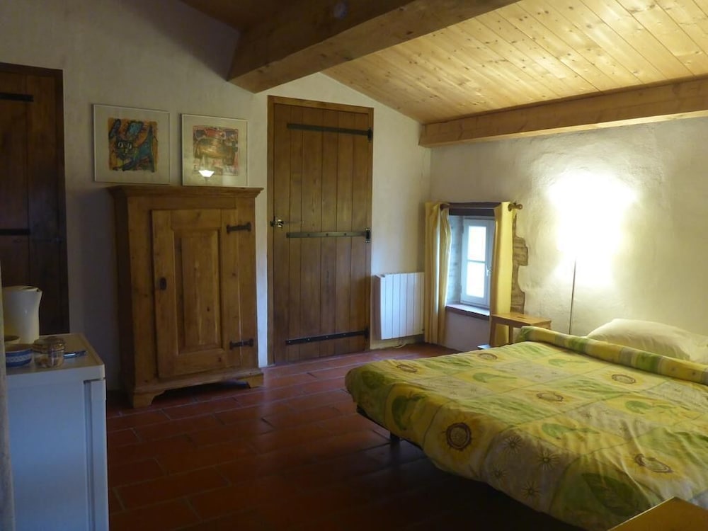 Mas Taillet Maison d'Hotes view 4