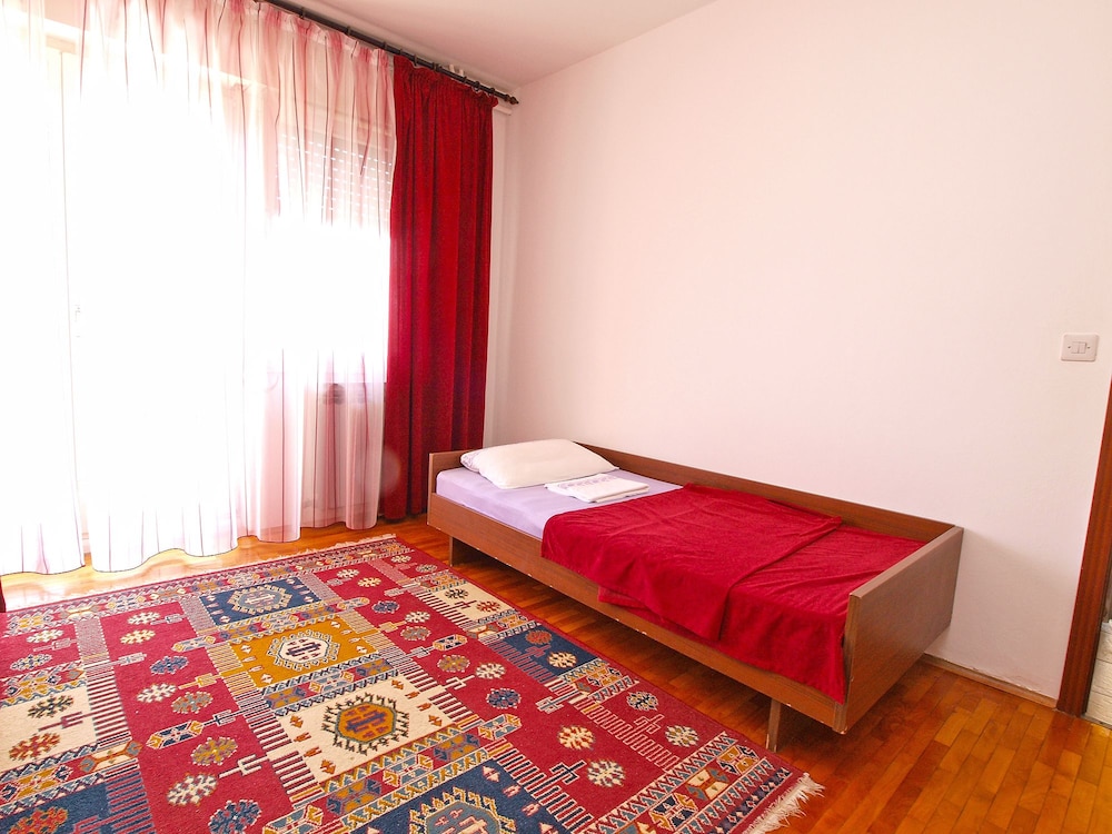 Apartments Vladislava 906