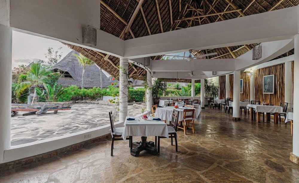 Exploreans Malaika Villas & Beach Club