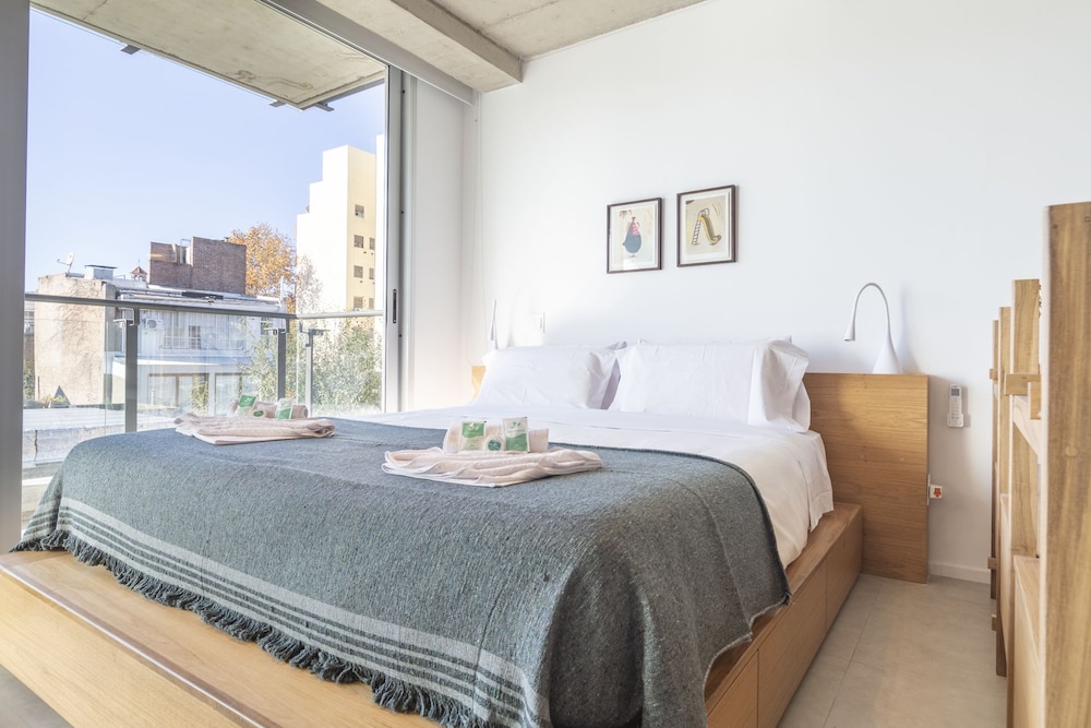 Floralis Suites by Be Local