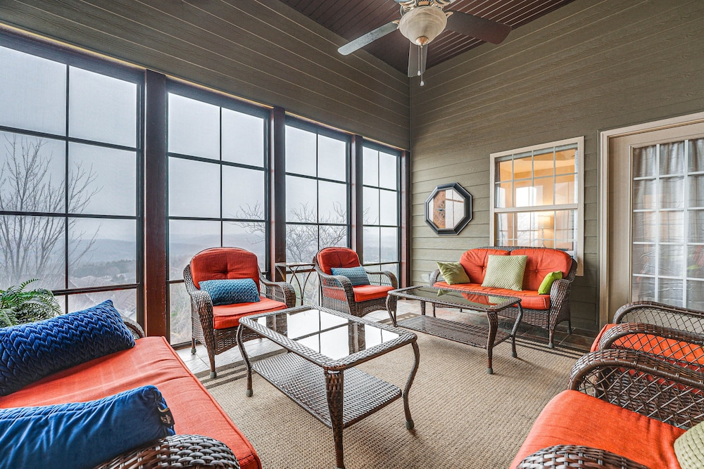 Relax Fireside: Branson West Gem w/ Hot Tub Access