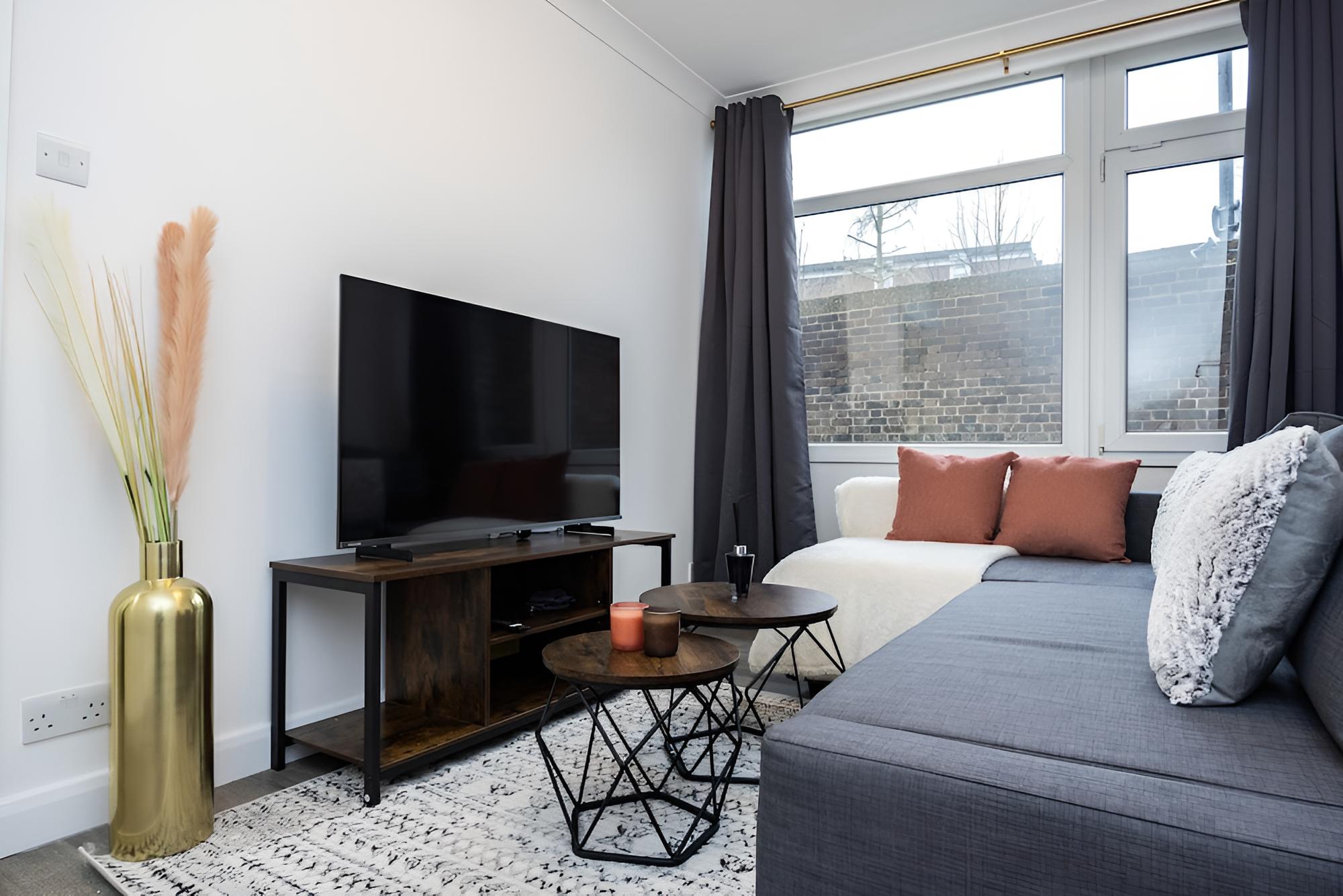Holiday Square Aparments