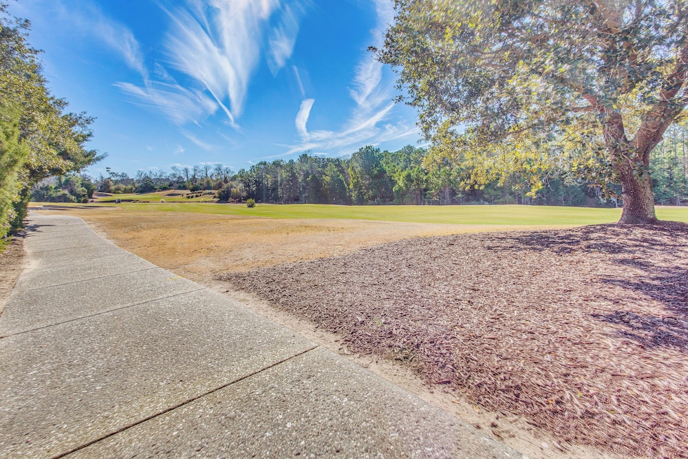 Beach Shuttle & Pool: North Myrtle Beach Condo!