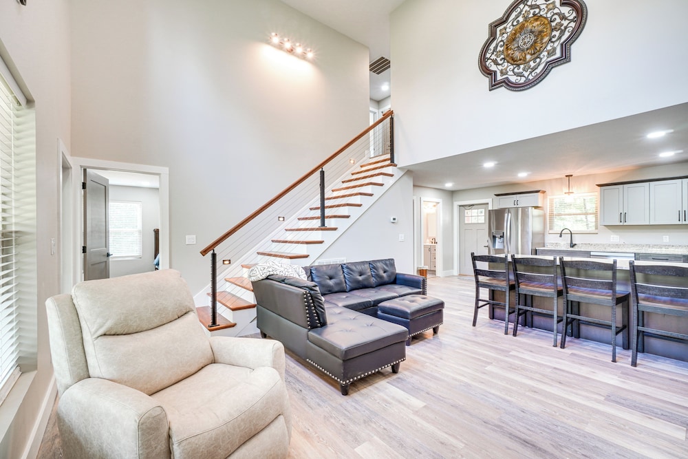 Private Hot Tub: Serene Family Home in Sevierville