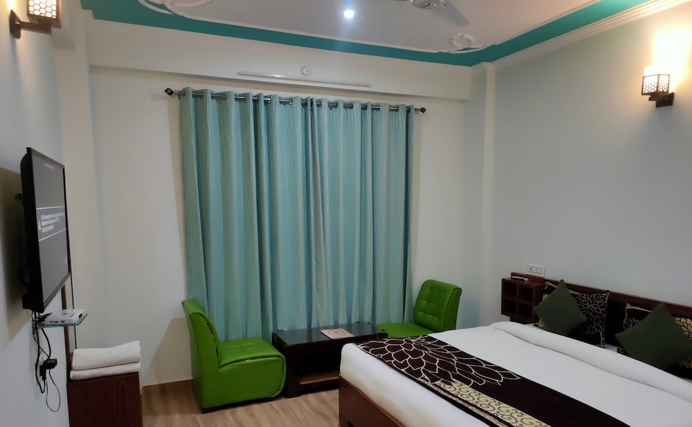 Hotel Sarla Regency