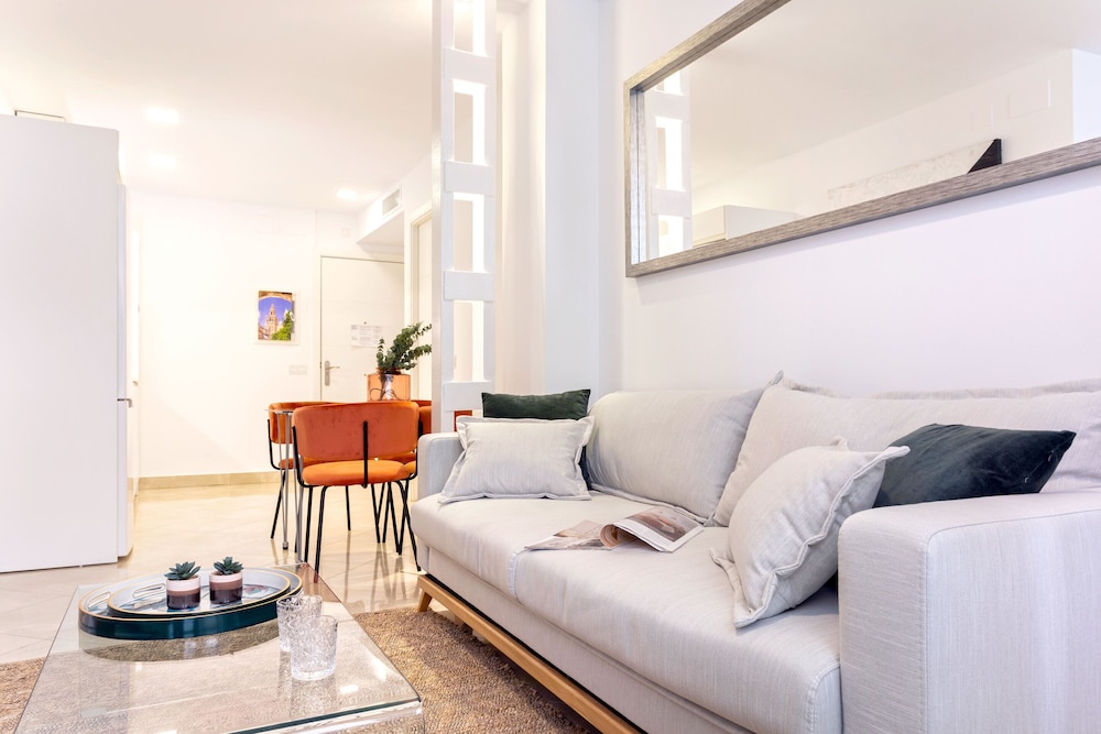 Luminous 1 Bedroom Apartment in the Heart of Seville. Murillo V
