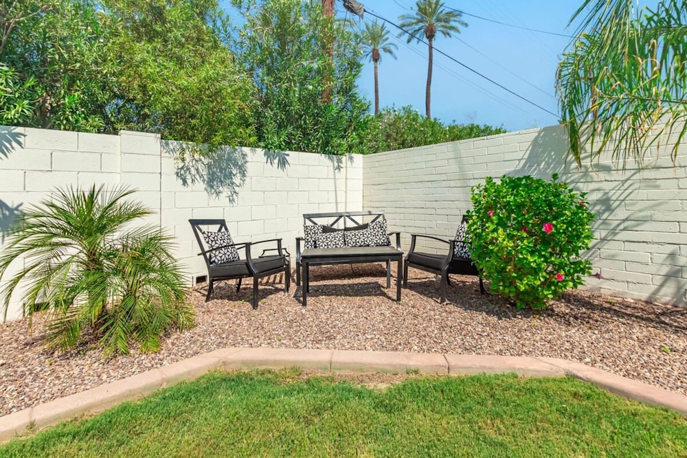 Modern Arcadia Estate Htd Pool Bikes Chef Kitchen