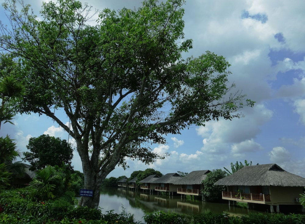 Mekong Riverside Boutique Resort & Spa