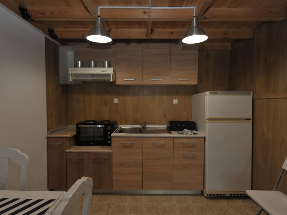Frezia Apartment by Travelpro Services photo 3