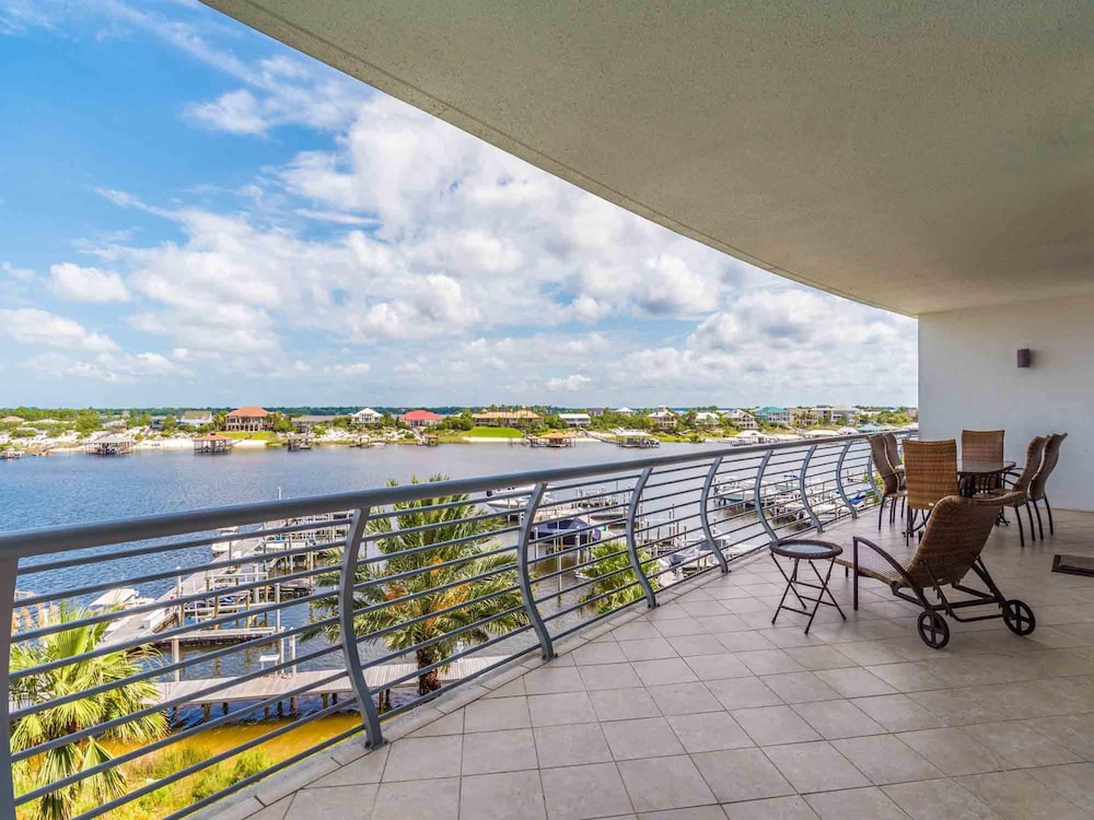 Bella Luna #404 by Southern Vacation Rentals