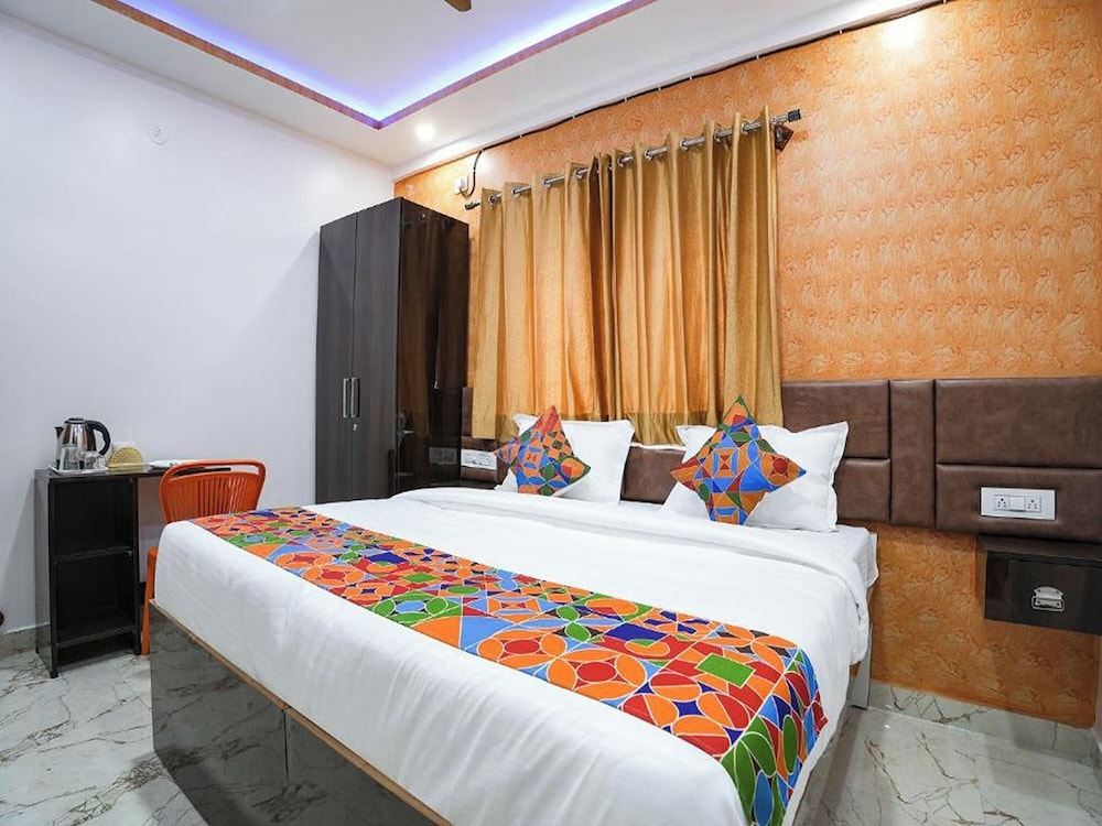 A White Pearl Suites