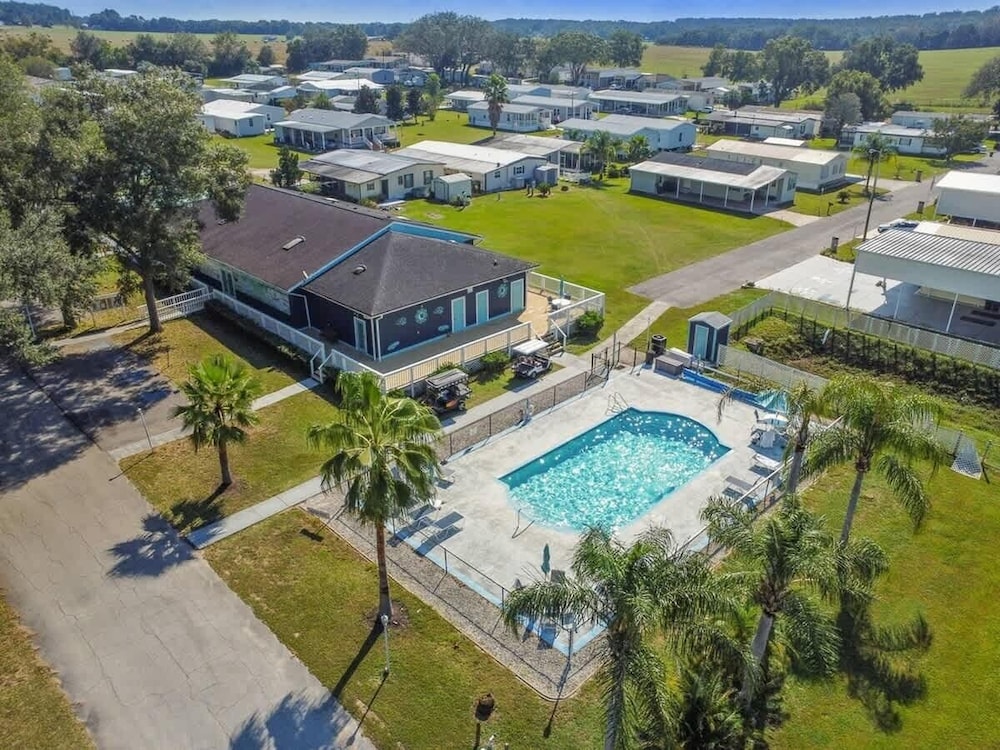 Comfy 2 Bedroom Home, Dade City!