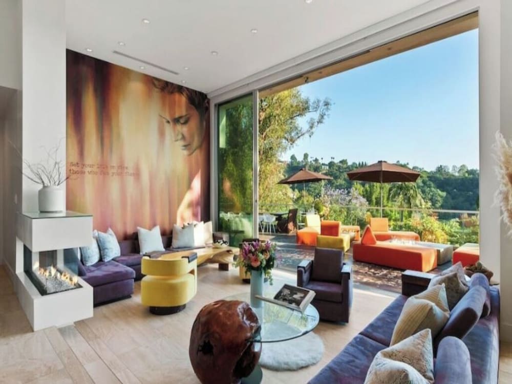 Zen Estate - Luxurious 5BR Beverly Hills Sanctuary With Pool & Canyon Views