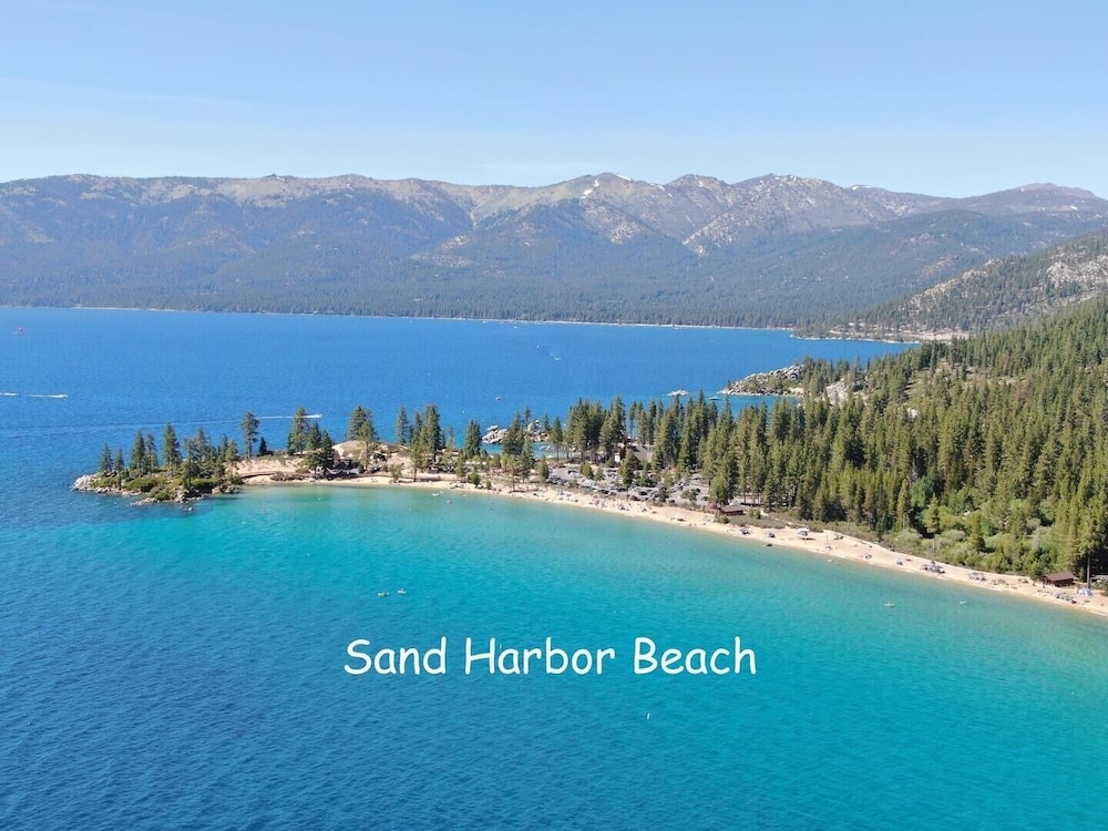 Lake Tahoe Vacations - Cartwright Corner Condo 4 Bedroom Townhouse by RedAwning - Property Image 6