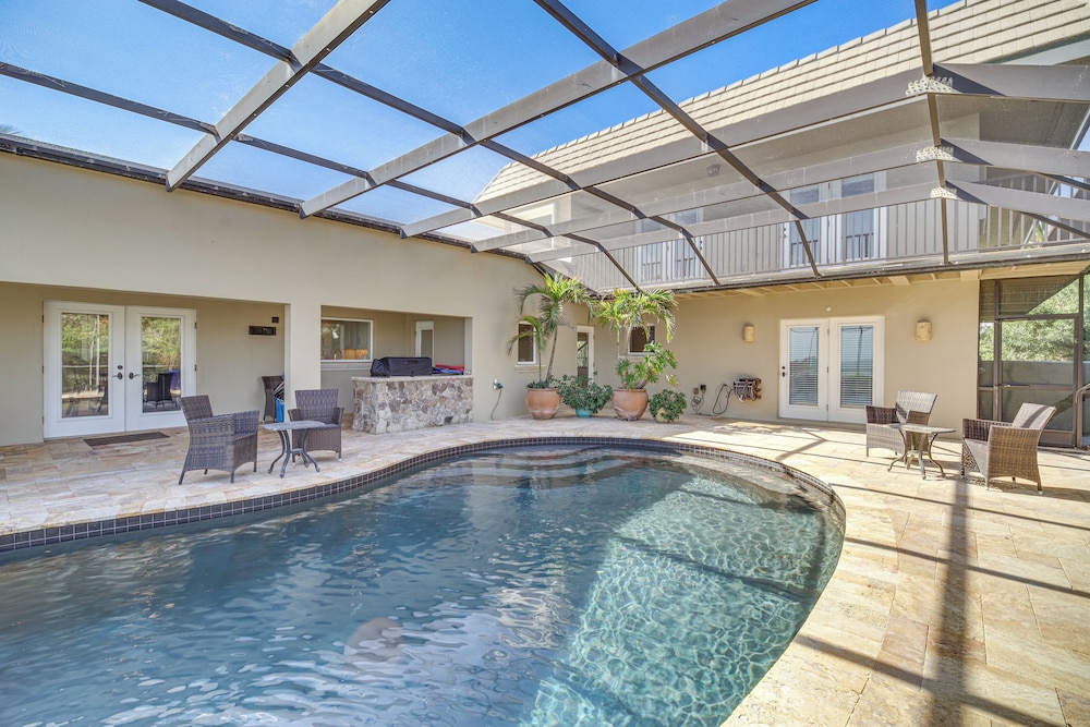 Beachfront Melbourne Beach Retreat w/ Pool Table!