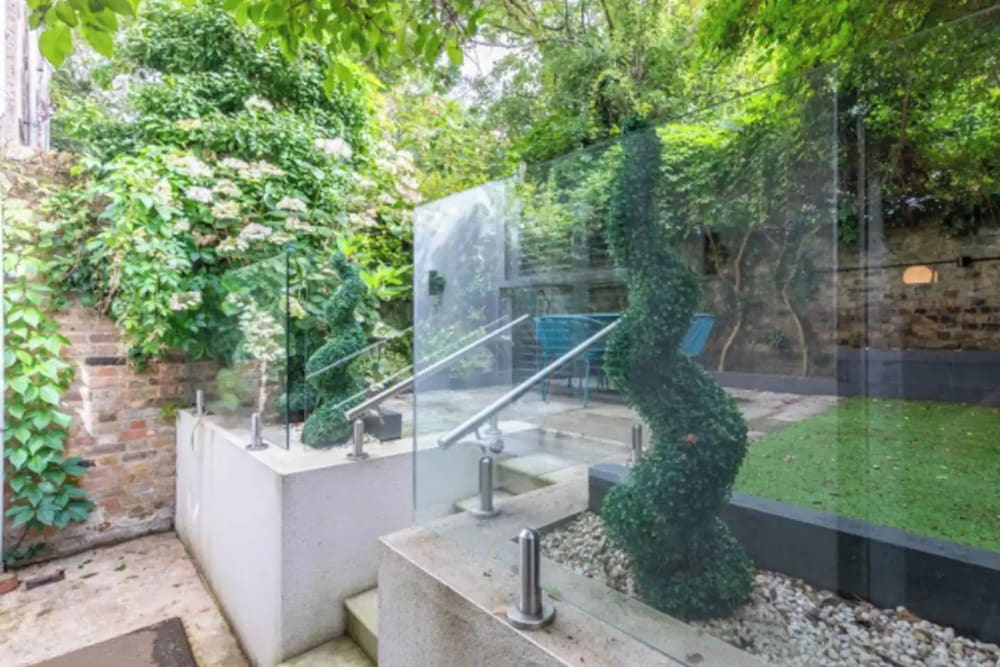 Beautifully Refurbished 2BD Flat - Earl's Court!