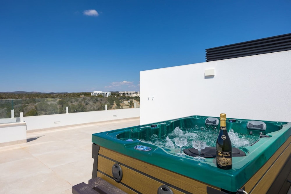 Kumquat Penthouse With Jacuzzi Rooftop Golf Las Colinas