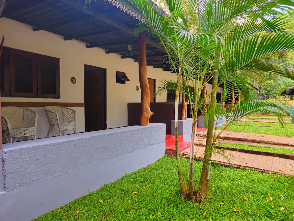 Udawalawe Safari VIllage By Plateeno