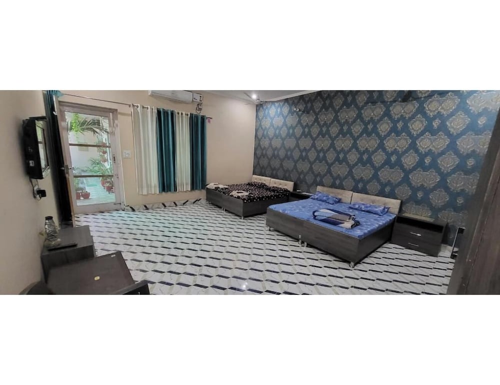 Saini Guest House