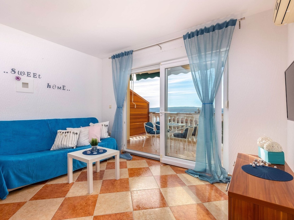 Gorgeous Apartment With Hot Tub and Terrace With Sea View view 5